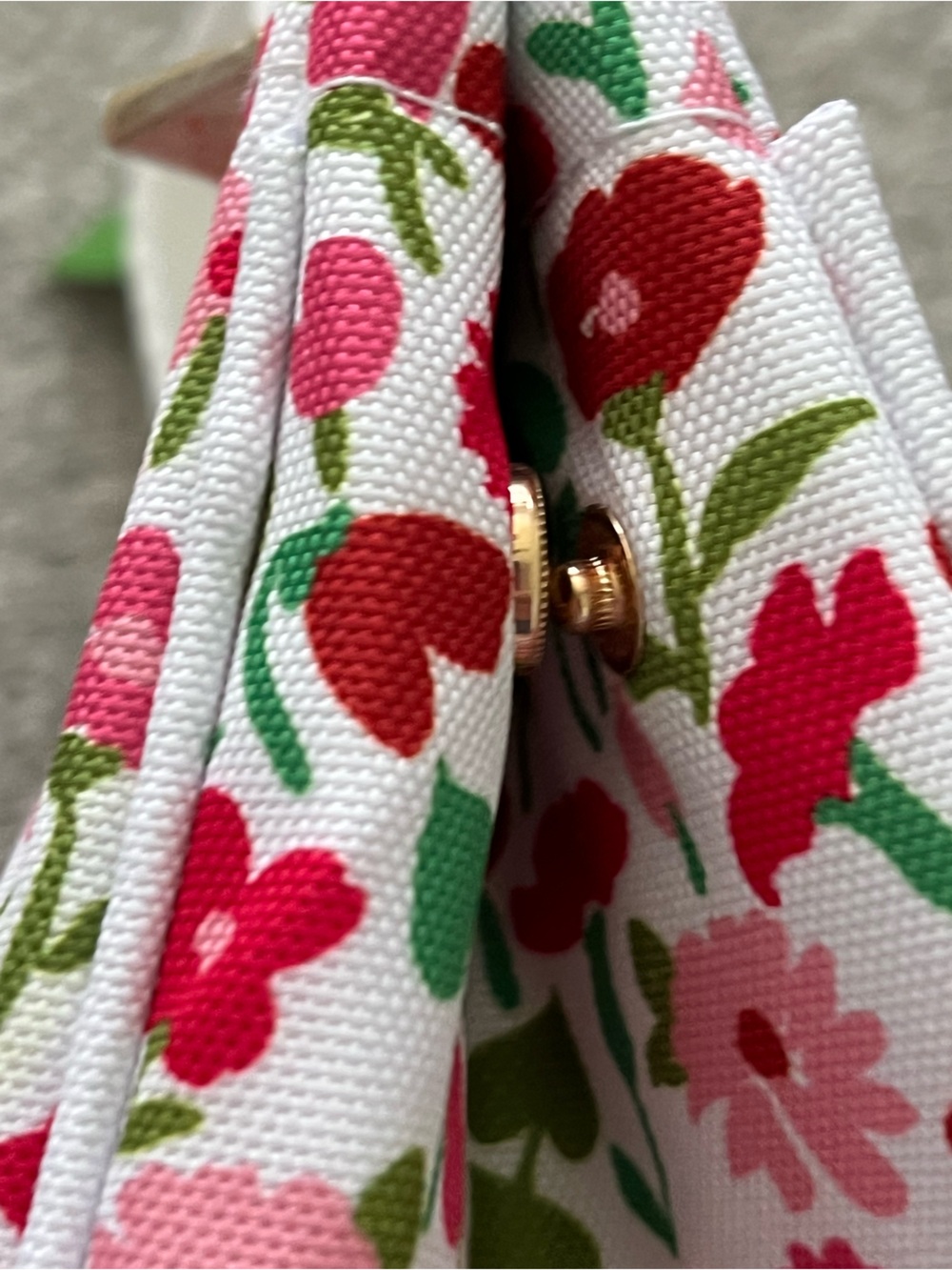 NWT Kate Spade Strawberry & Floral Lunch Bag Duo in White, Pink, Red, Green - Picture 6 of 12